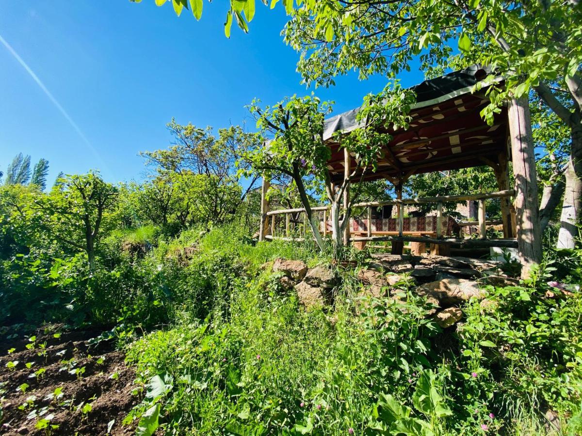 Byurakan Guesthouse & Cottage エクステリア 写真