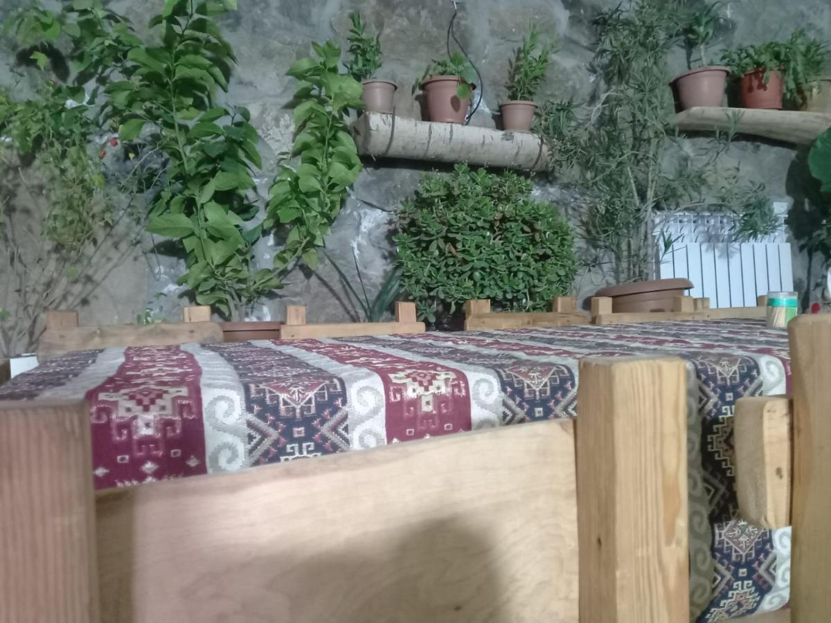 Byurakan Guesthouse & Cottage エクステリア 写真