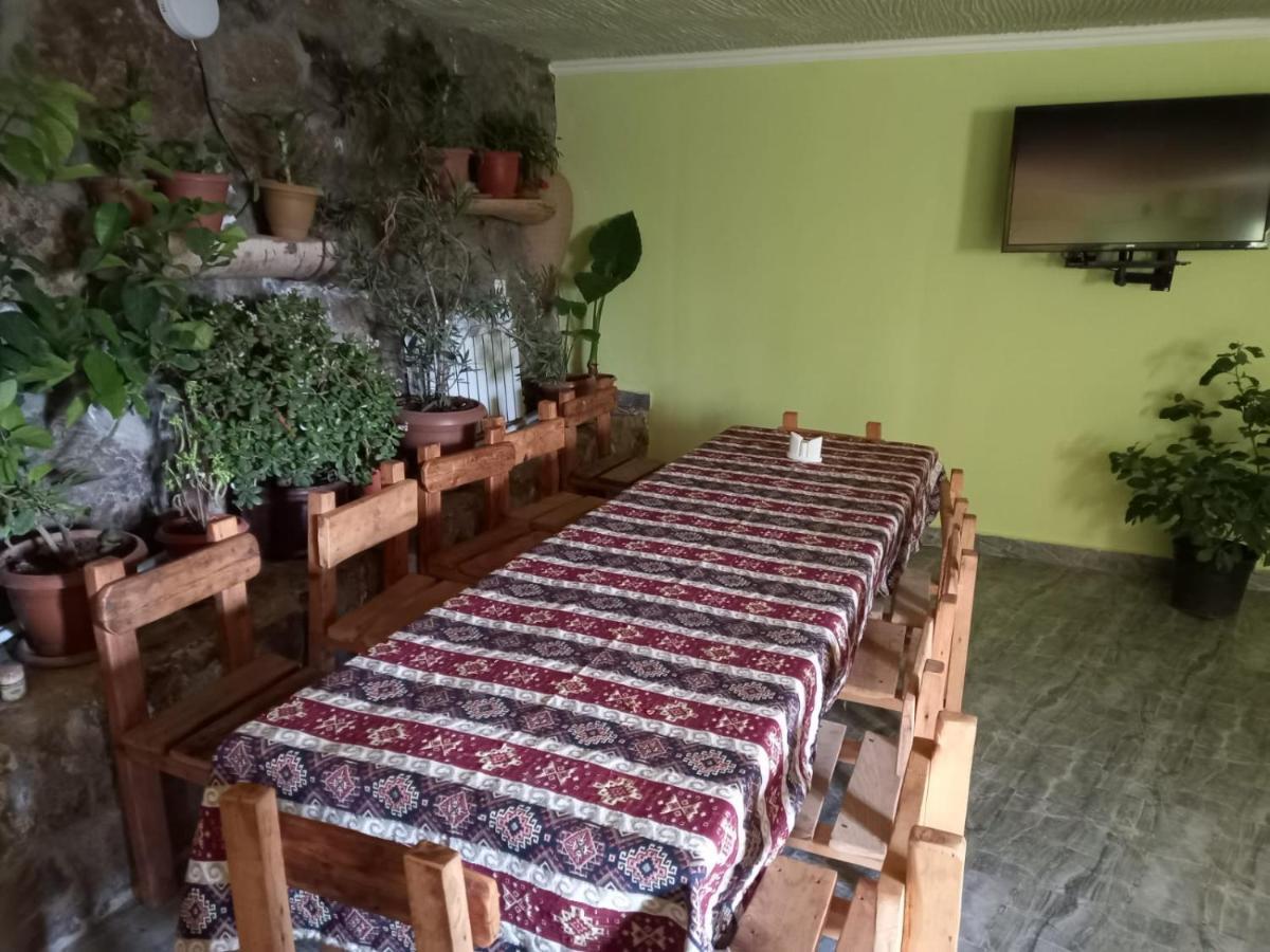 Byurakan Guesthouse & Cottage エクステリア 写真