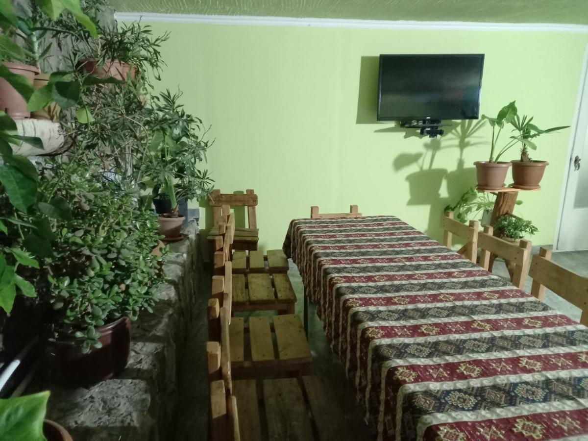 Byurakan Guesthouse & Cottage エクステリア 写真