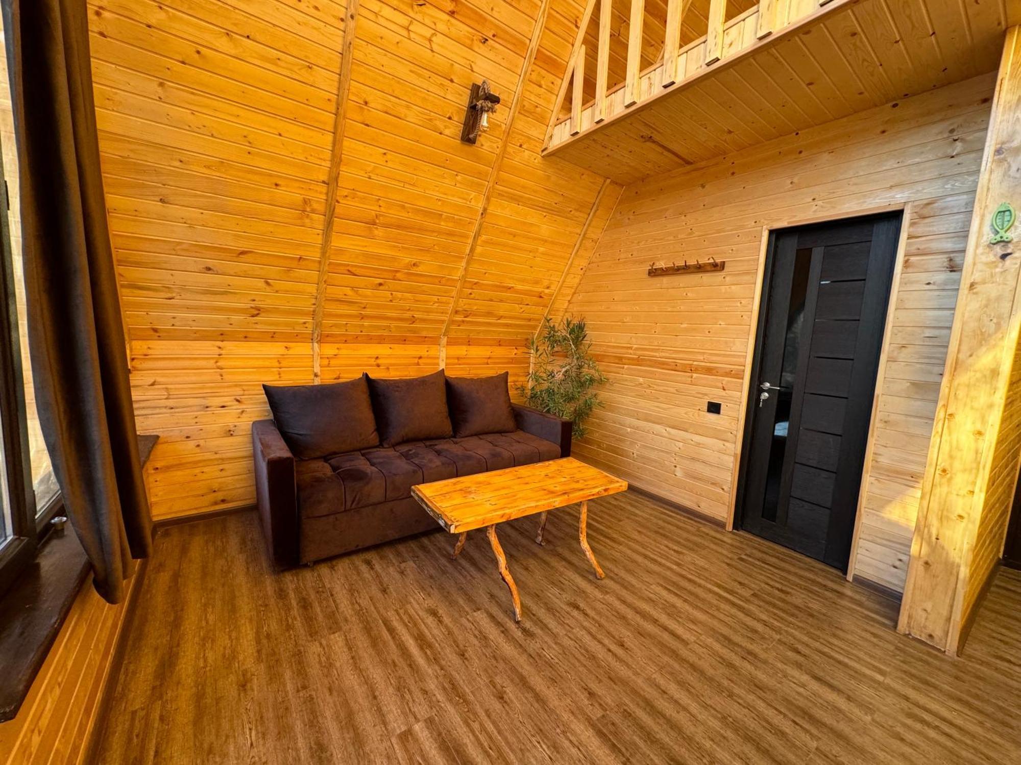 Byurakan Guesthouse & Cottage エクステリア 写真