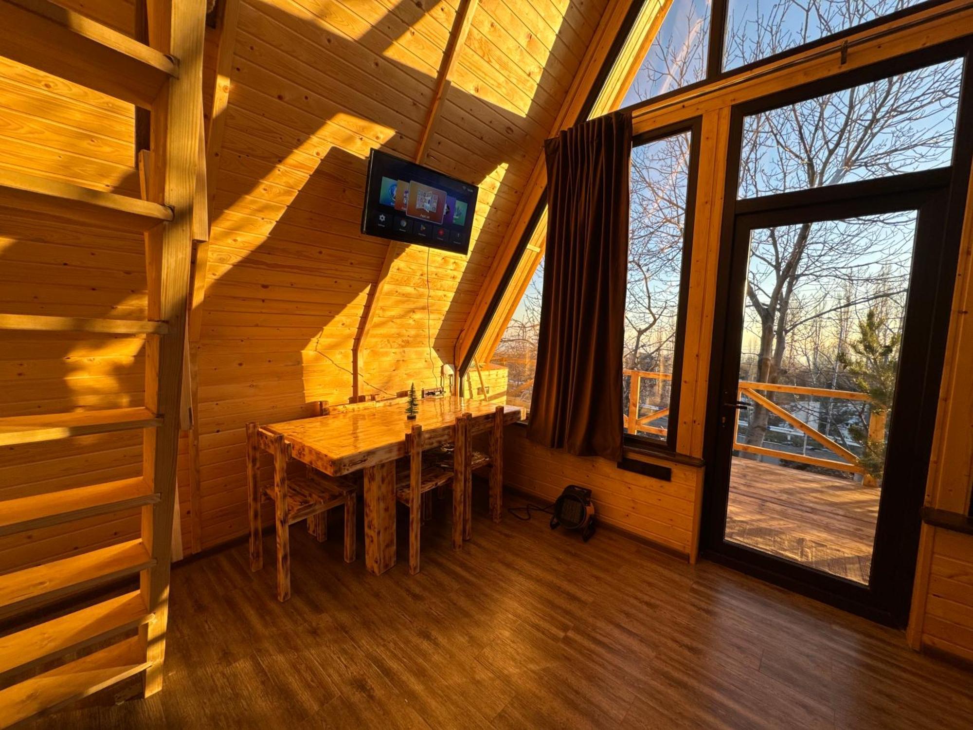 Byurakan Guesthouse & Cottage エクステリア 写真