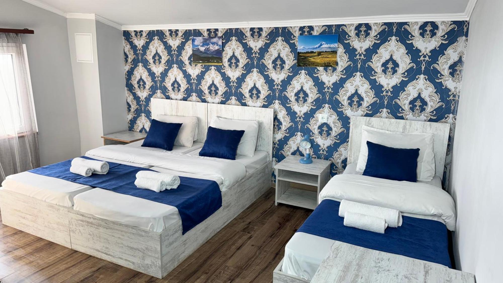Byurakan Guesthouse & Cottage エクステリア 写真